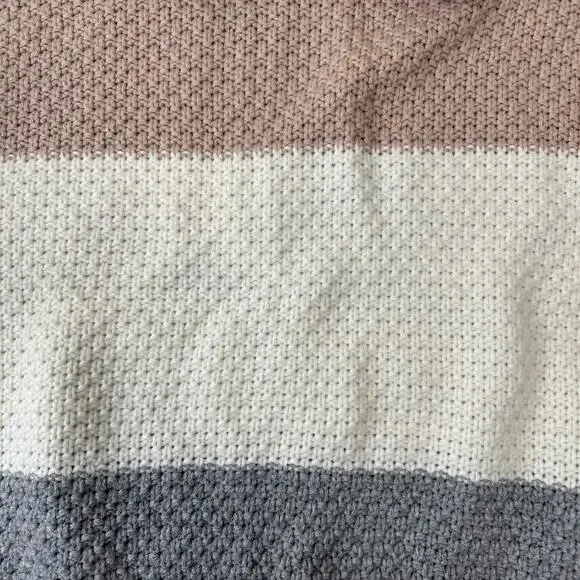 “FASHION” XL Pink, White, and Gray Knit Turtleneck Sweater - Picture 6 of 9